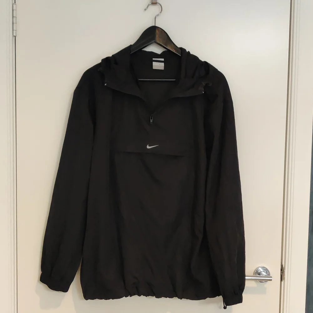 Nike lightweight, black packable running top with hood XL - Picture 1 of 11
